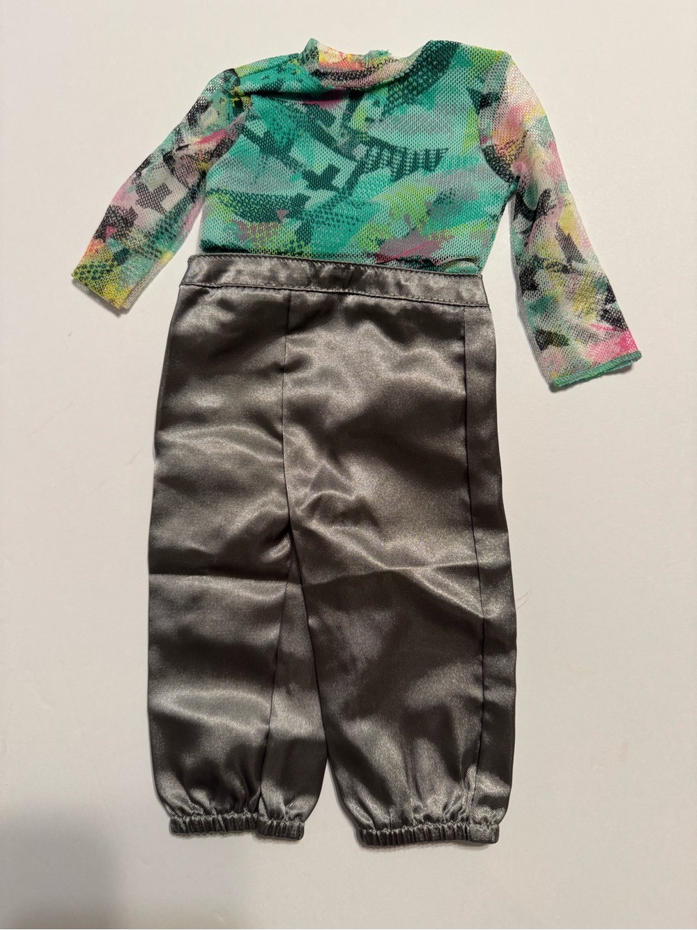 American Girl Kavi Meet Outfit Mesh Shirt Jogger Pants New W/O Box